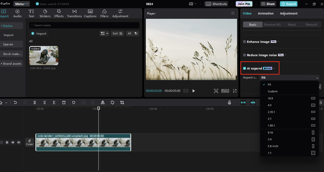 Extending the background of an image using the CapCut desktop video editor