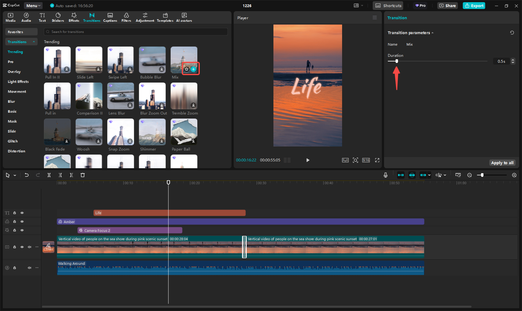 Tillämpa övergångar och förbättra din video