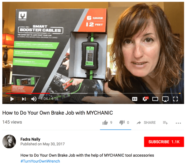 Video unboxing YouTuber dengan sponsor produk