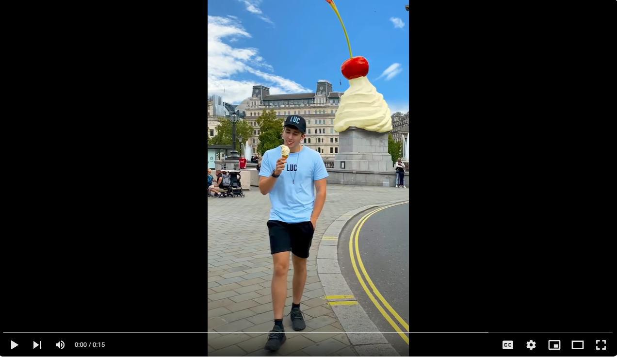 Cel mai apreciat scurtmetraj YouTube în care Brandon B transformă o statuie în mâncare